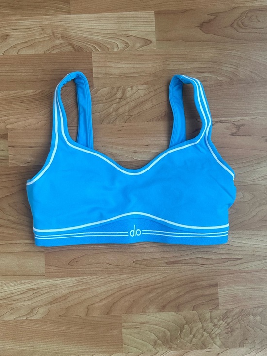 ALO Yoga Other - NEVER WORN ALO Yoga Airbrush Heart Throb Sports Bra